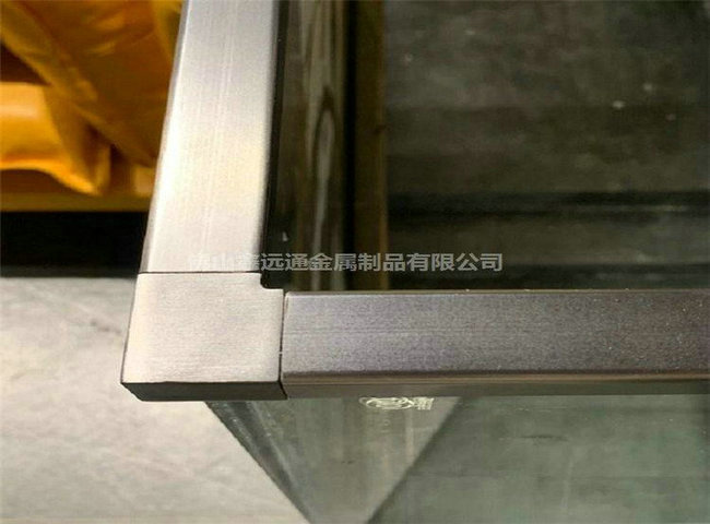 不锈钢栏杆立柱厂家为大家介绍一下不锈钢栏杆立柱。